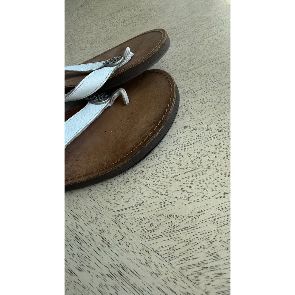 American Eagle Women’s 6 White Flip Flop Sandals Medallion Boho Y2K